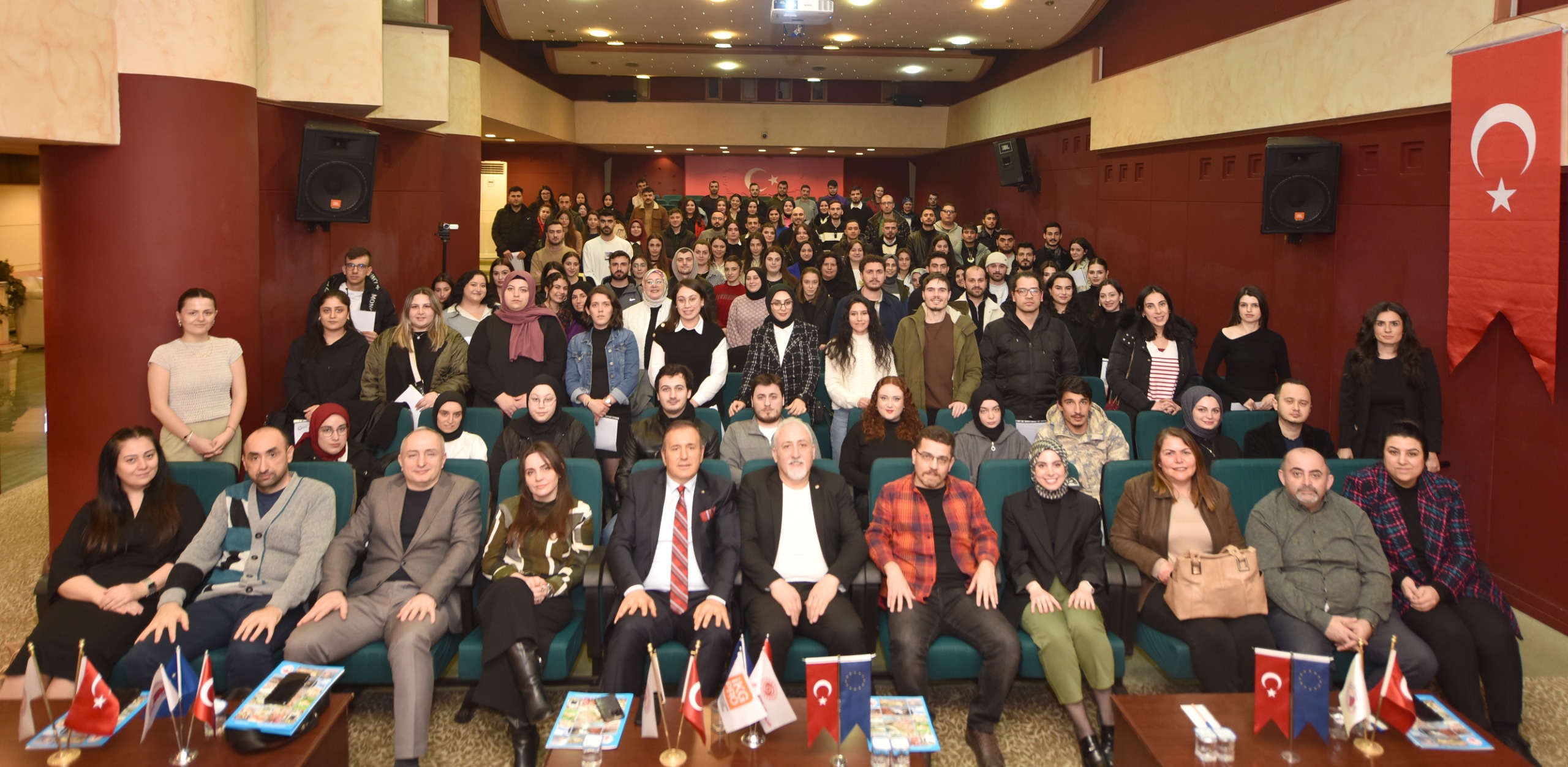 ''Let's NEET Up!-Haydi Gençler İleri!'' Projesi ile 115 Kursiyere Sertifika Verildi